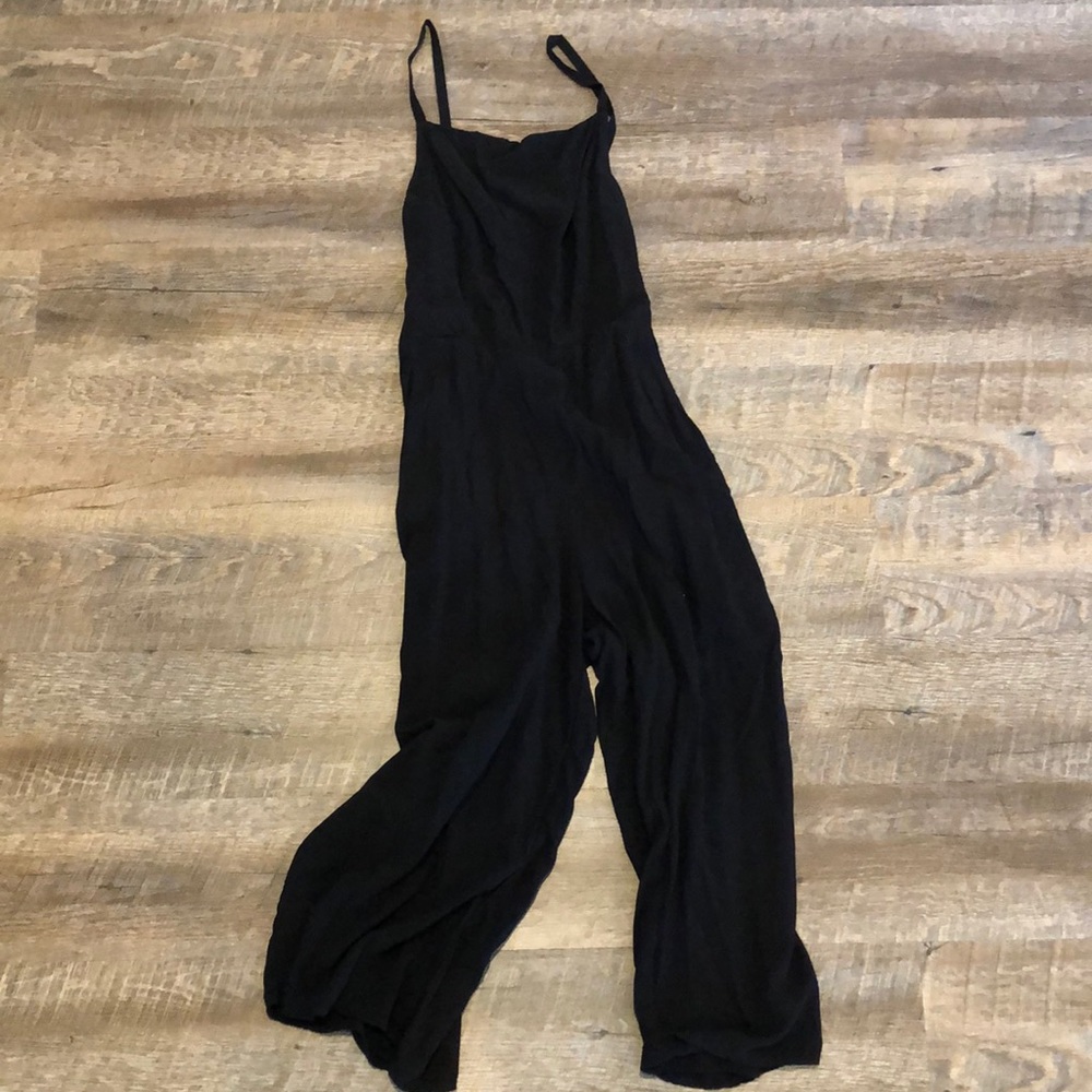 Black Capri Jumpsuit Size Medium